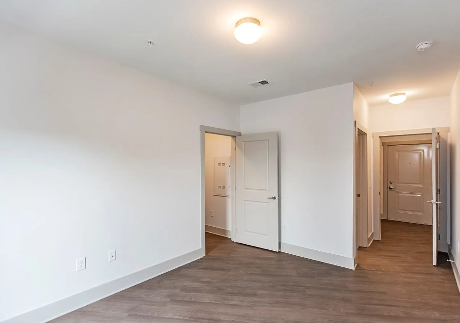Heritage East Apartments — Photo 4