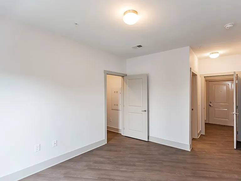 Heritage East Apartments — Photo 38