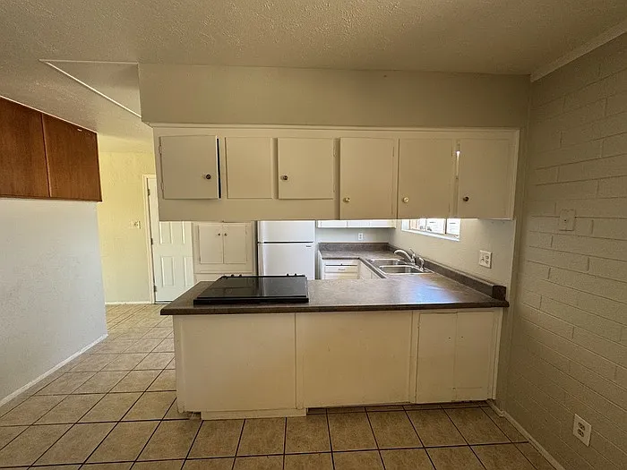 5857 W Coolidge St — Photo 9