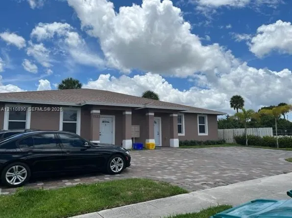 1533 W 26th Ct, Riviera Beach, FL 33404