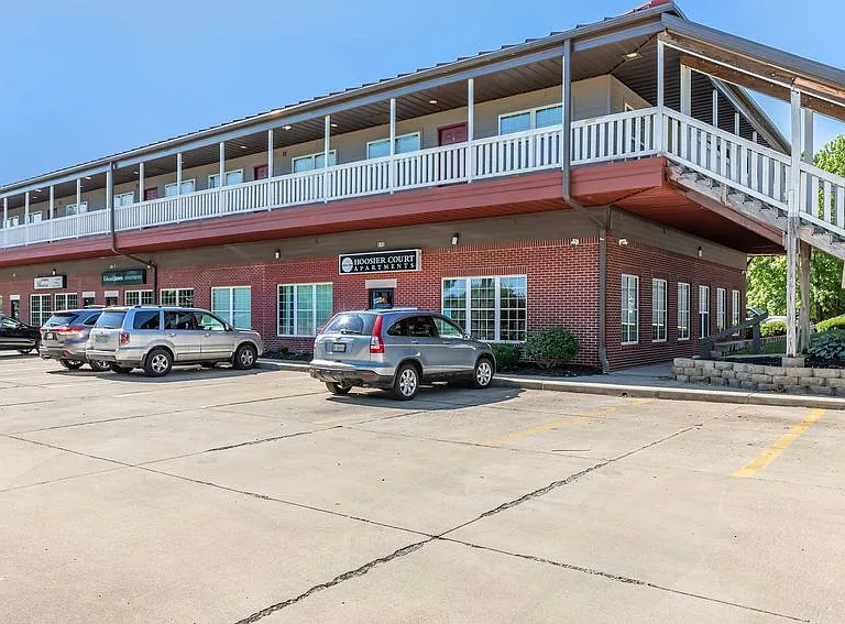 Hoosier Court Apartments — Photo 11
