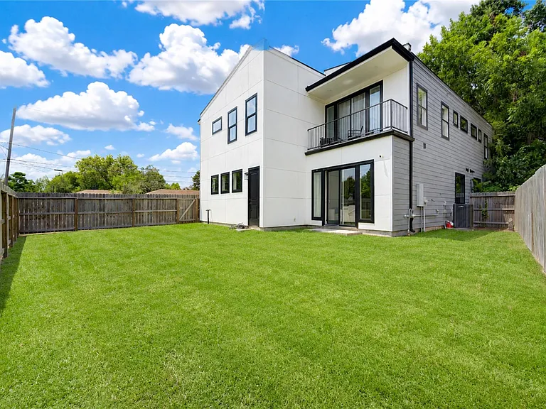 6835 Weston St #A — Photo 39