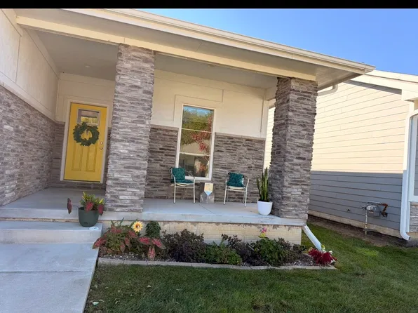 4419 Lower Beaver Rd, Des Moines, IA 50310