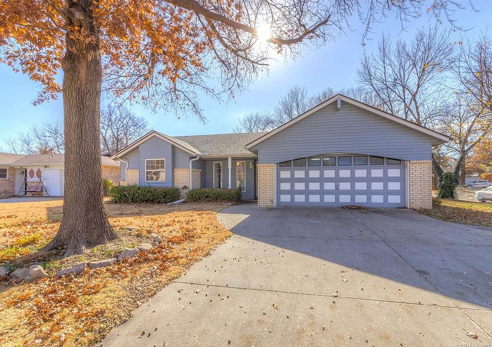 1st image of 1121 W Chambers Ct