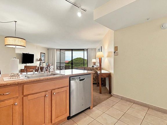 4th image of 3445 Lower Honoapiilani Rd #522