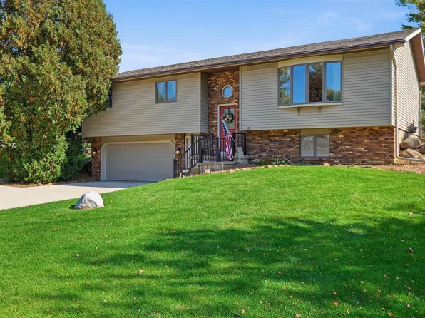 603 Valley St, Mount Horeb, WI 53572