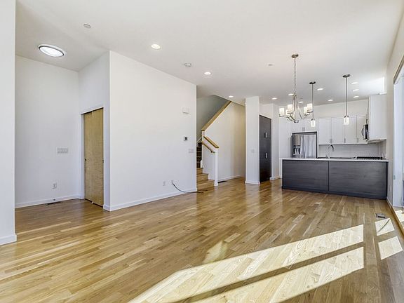 3rd image of 1356 Snowberry Ln
