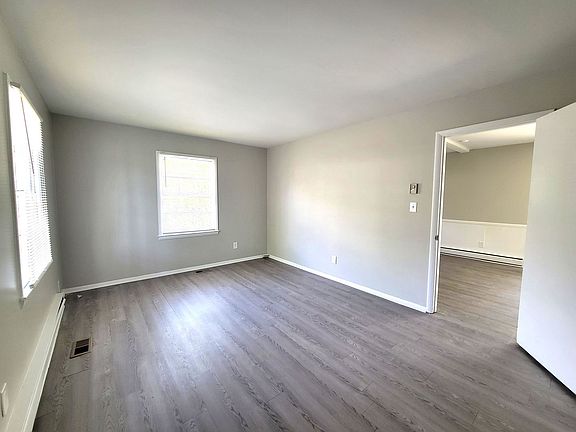 3rd image of 6808 Covecreek Dr