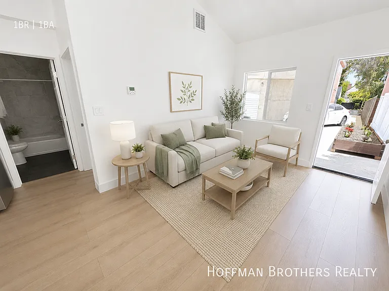 1109 S La Peer Dr — Photo 4