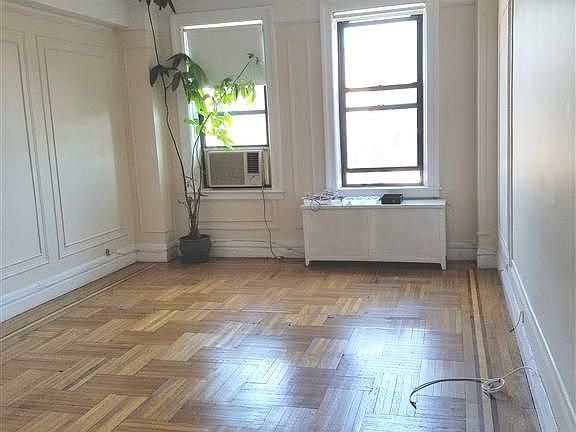 2nd image of 170 W 81st St #8B