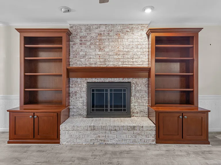 502 Westfield Ln — Photo 11