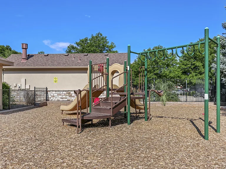 Sage Creek Townhomes — Photo 10