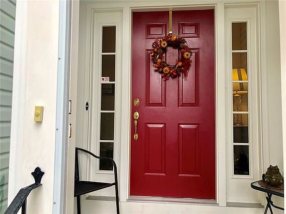 3rd image of 25 Columbia Ct
