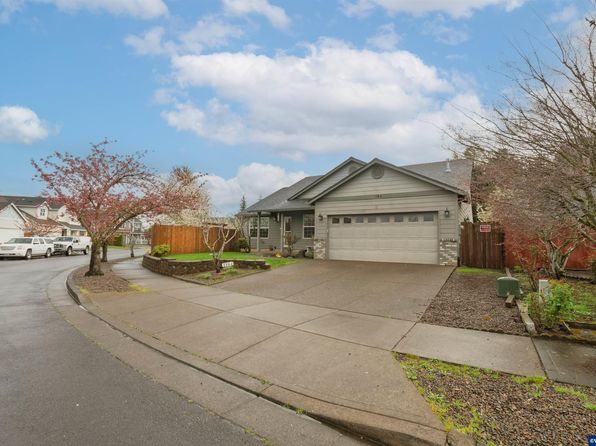 1184 Foxglove St, Woodburn, OR 97071