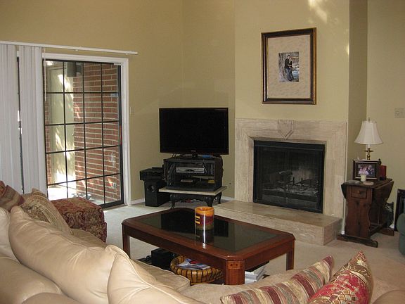 5th image of 547 Vail Dr