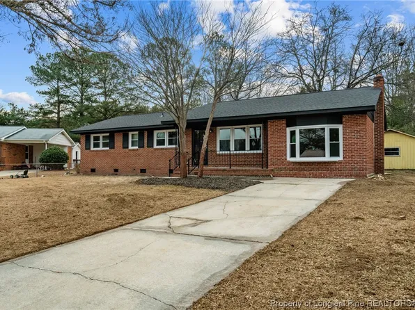 605 Freda Ct, Spring Lake, NC 28390