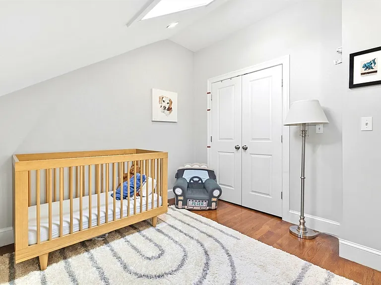 77 Green St #2 — Photo 15