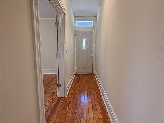 4th image of 6914 Waldemar Ave