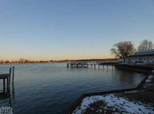 9261 N River Rd, Algonac, MI 48001