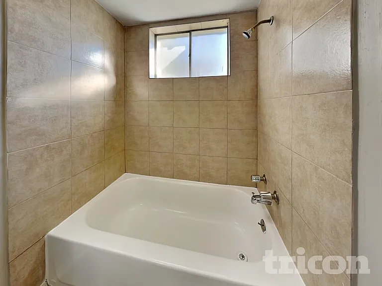 1438 Peach Spring Dr — Photo 15