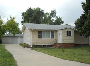 404 W Oak St, Lexington, NE 68850