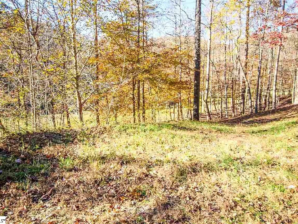 2nd image of 106 Crystal Brook Trl