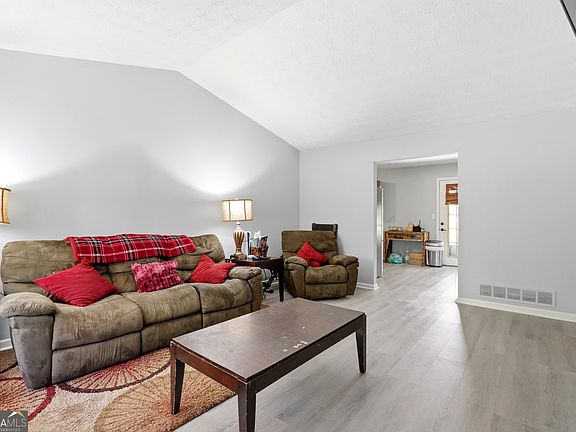 2nd image of 3556 Bomar Rd