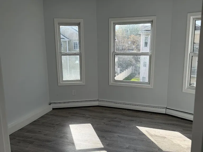 17 Jones St #2 — Photo 7