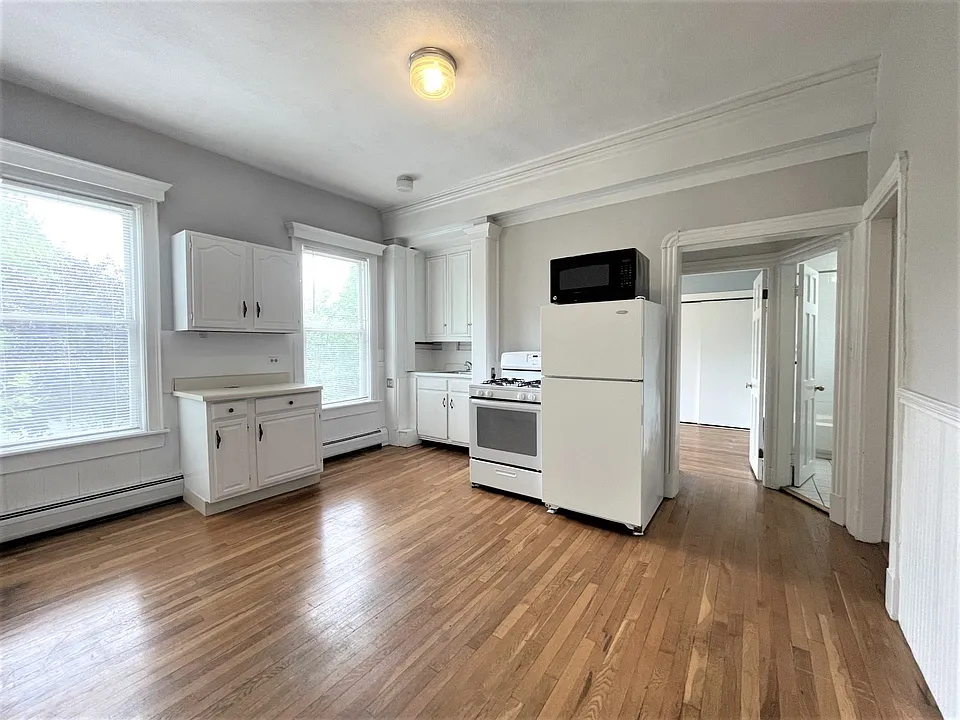 1 Cedar Sq #2