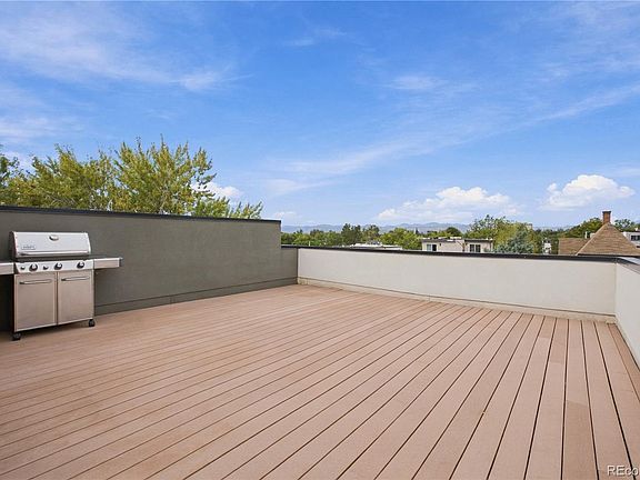 4th image of 2728 Grove St #1