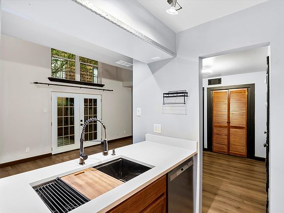 5th image of 3103 Wycliff Ave #3103
