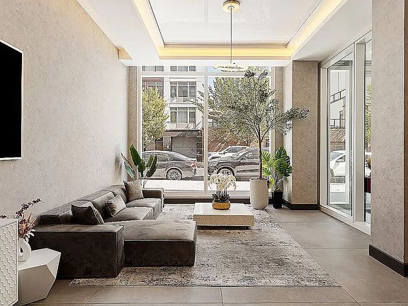 5th image of 3734 33rd St #2JJ
