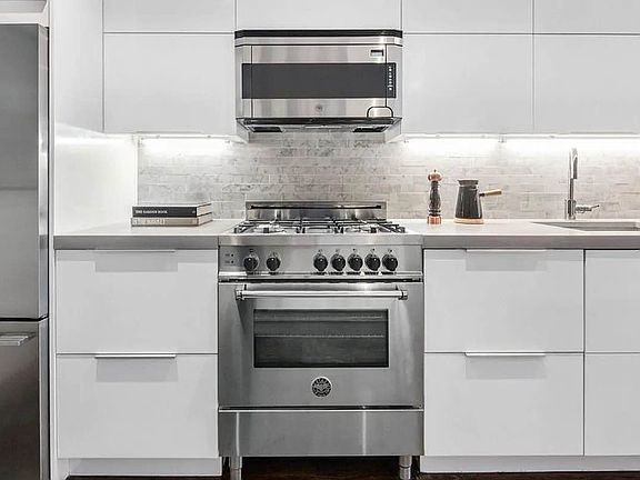 3rd image of 88 Clinton St APT 5