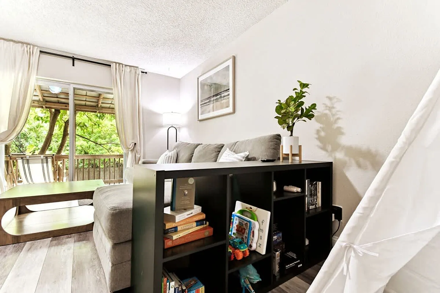 3 bed, 1.0 bath, 1248 sqft, $3,834 — Photo 3