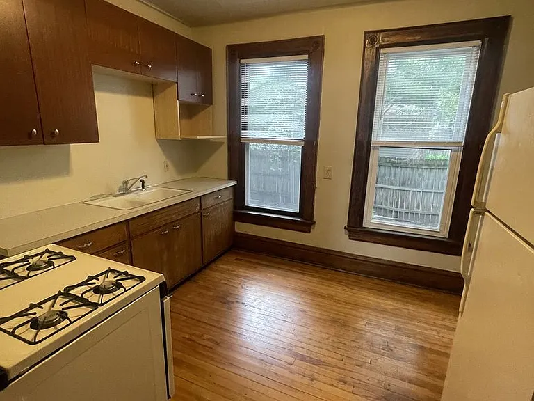 637 Franklin St — Photo 7
