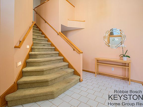 3rd image of 2254 Old Dominion Ct SE