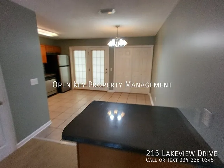 215 Lakeview Dr — Photo 6