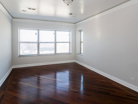 4th image of 7227 N Rogers Ave #4