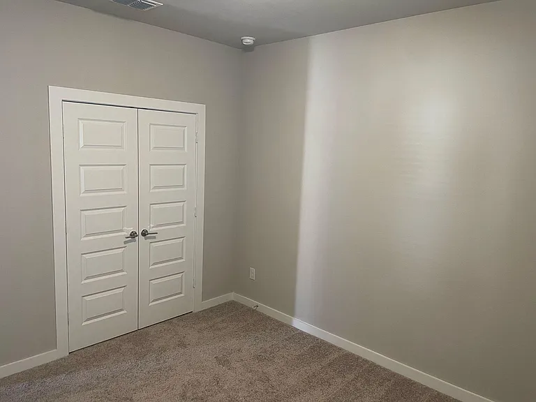 1404 Mahogany Dr — Photo 24