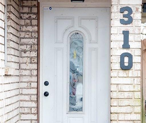 5th image of 308-10 E Magnolia Dr