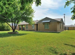 102 Grand Ave, Glen Rose, TX 76043