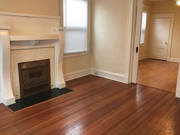 3rd image of 2346 W Grace St APT 2