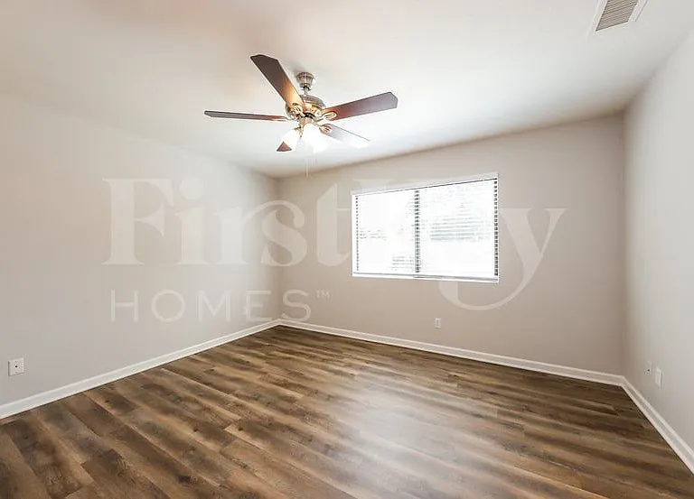 3145 W Crest Ln — Photo 8