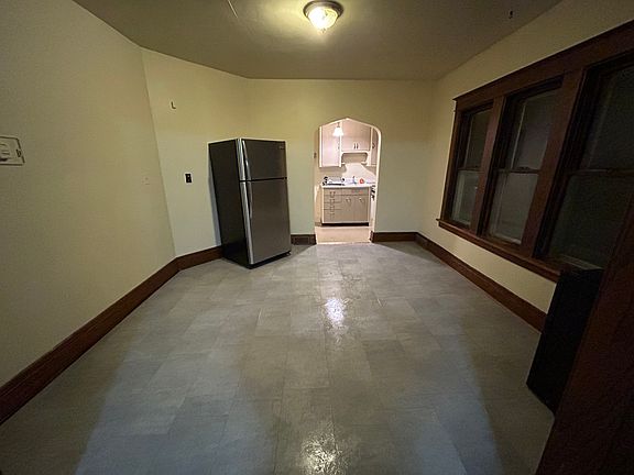 2nd image of 612 Walnut Ave #2