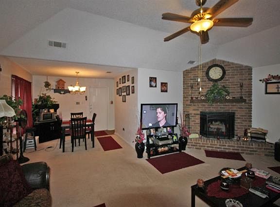 4th image of 2828 Red River St