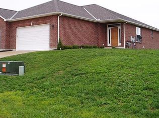 121 Oakmont Ct UNIT B, Lawrenceburg, IN 47025