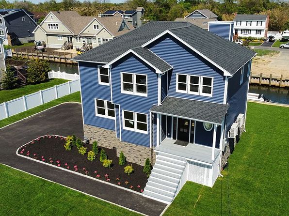 851 W Bay Dr