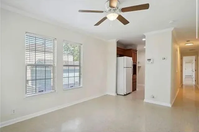 3 bed, 2.0 bath, 904 sqft, $1,650 — Photo 4