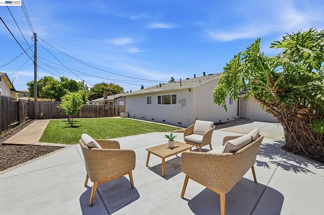 46718 Bradley St — Photo 16