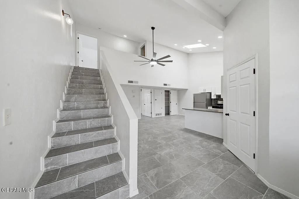 3 bed, 2.0 bath, 1598 sqft, $1,800 — Photo 3